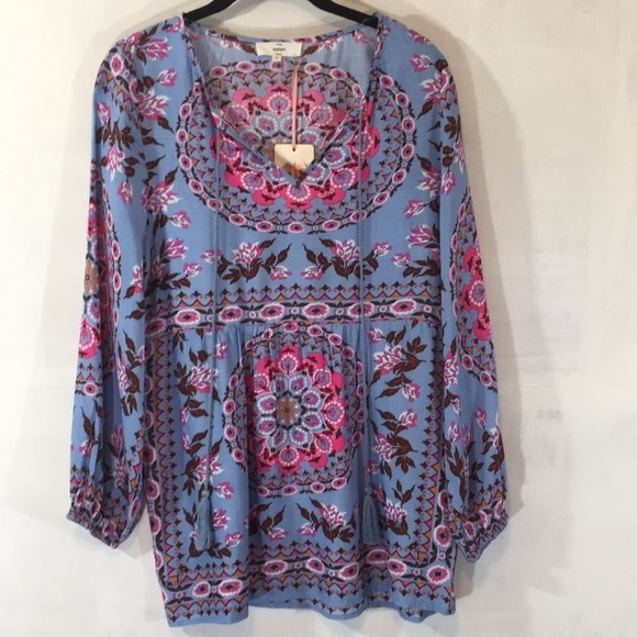 entro Tops - [entro] NWT floral print boho blouse - Small
